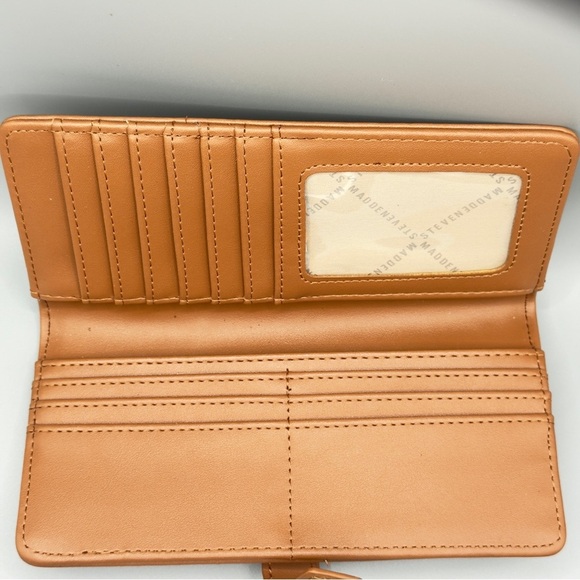 Steve Madden Tan Wallet – Snap Closure, Card Slots, Zip Pocket – Great Shape - Picture 10 of 12